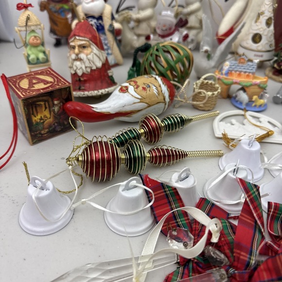 lot of 42 Christmas ornaments, preowned - Picture 9 of 13
